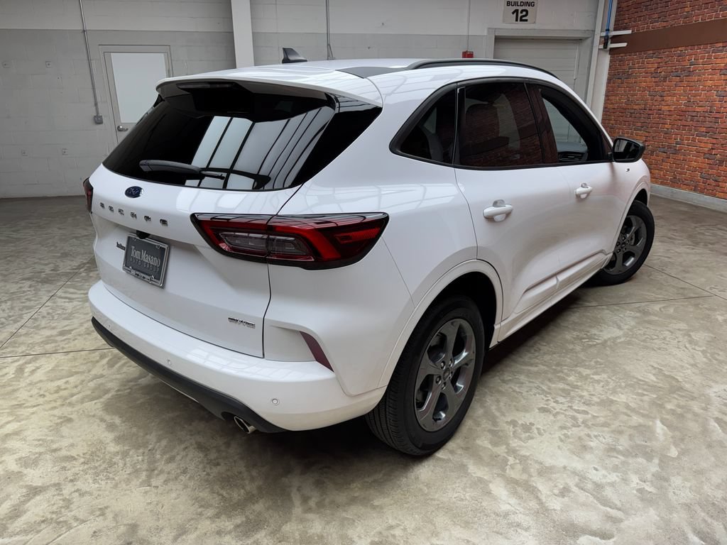 Certified 2023 Ford Escape ST-Line w/ Tech Pack #1 AWD/4WD image 4