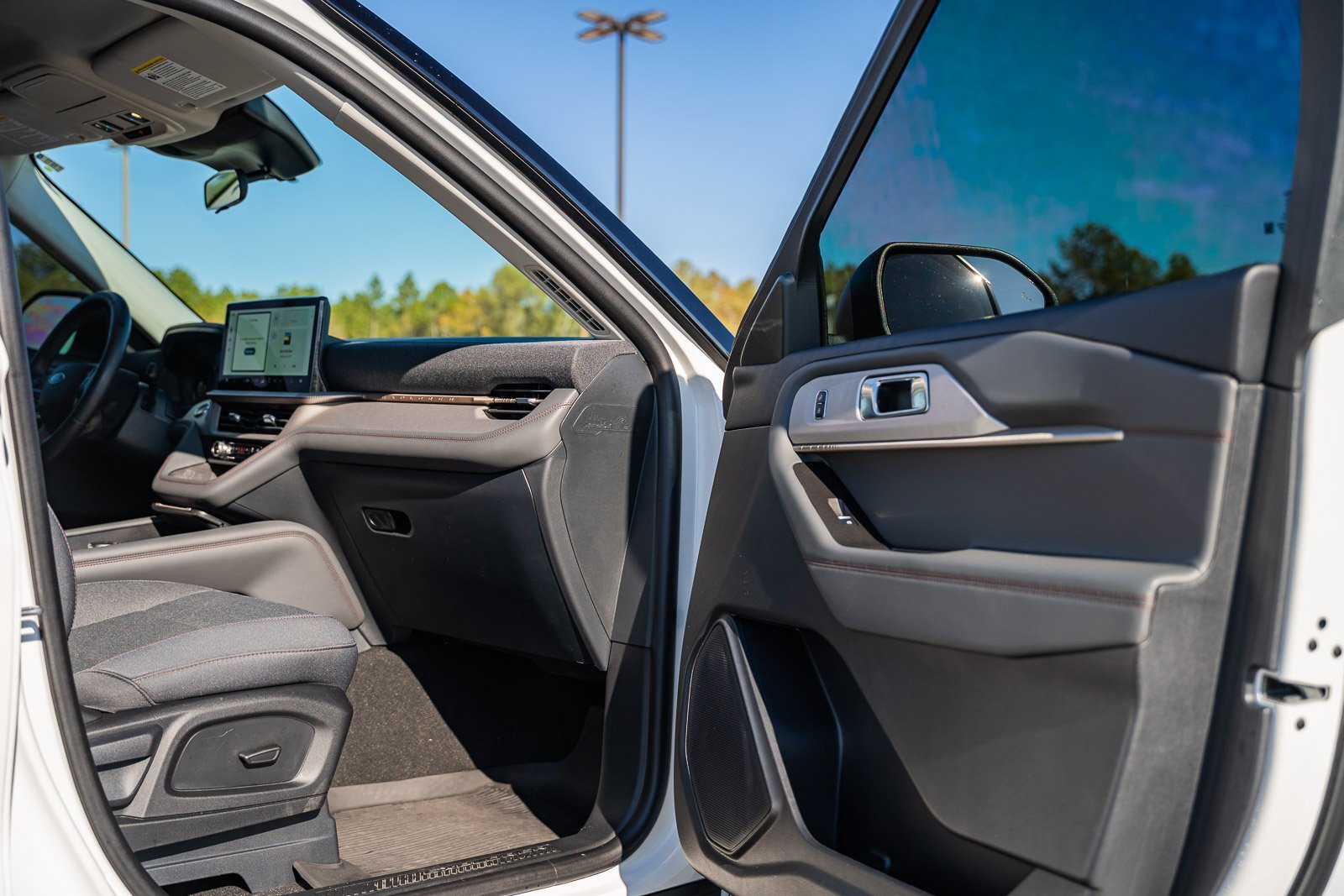 Certified 2025 Ford Explorer Active image 12