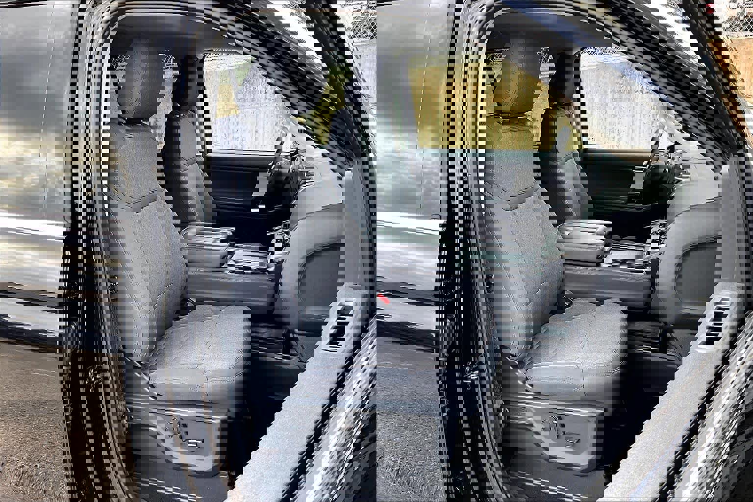 Certified 2025 Ford Expedition Active image 8