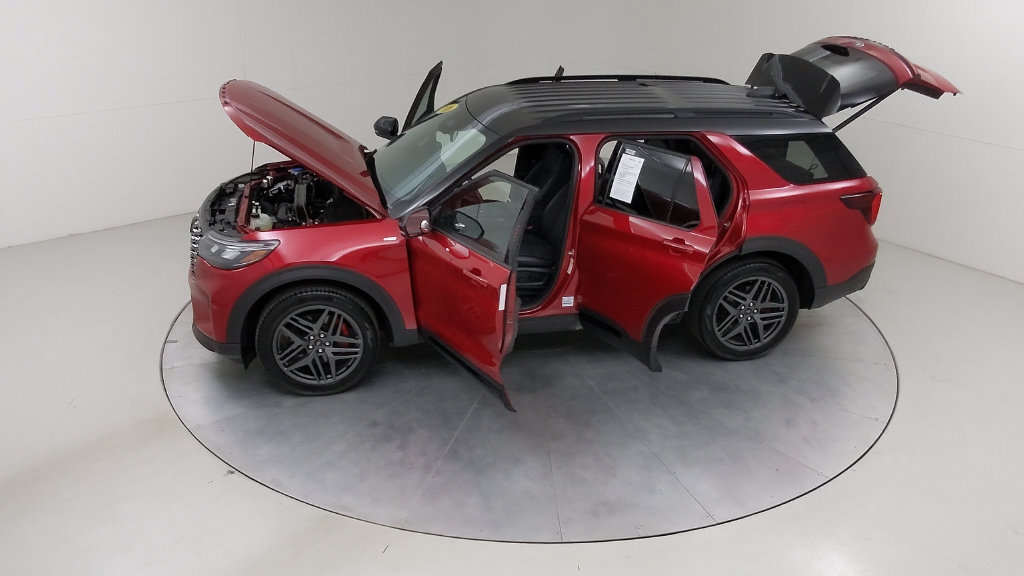 Certified 2026 Ford Explorer ST-Line w/ ST-Line Street Pack AWD/4WD image 57