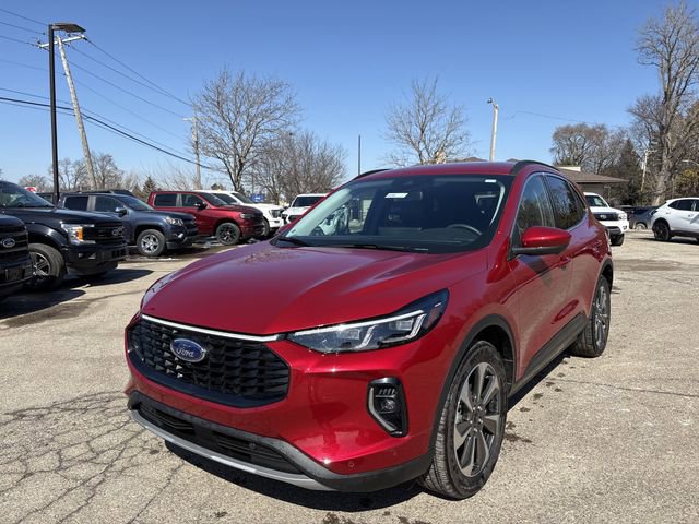 Certified 2023 Ford Escape Platinum w/ Class II Trailer Tow Package image 15