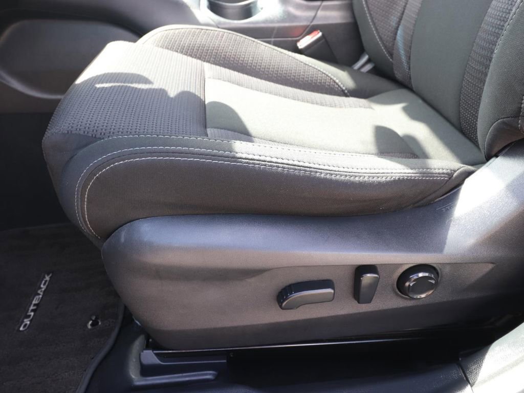 Used 2020 Subaru Outback Premium image 16
