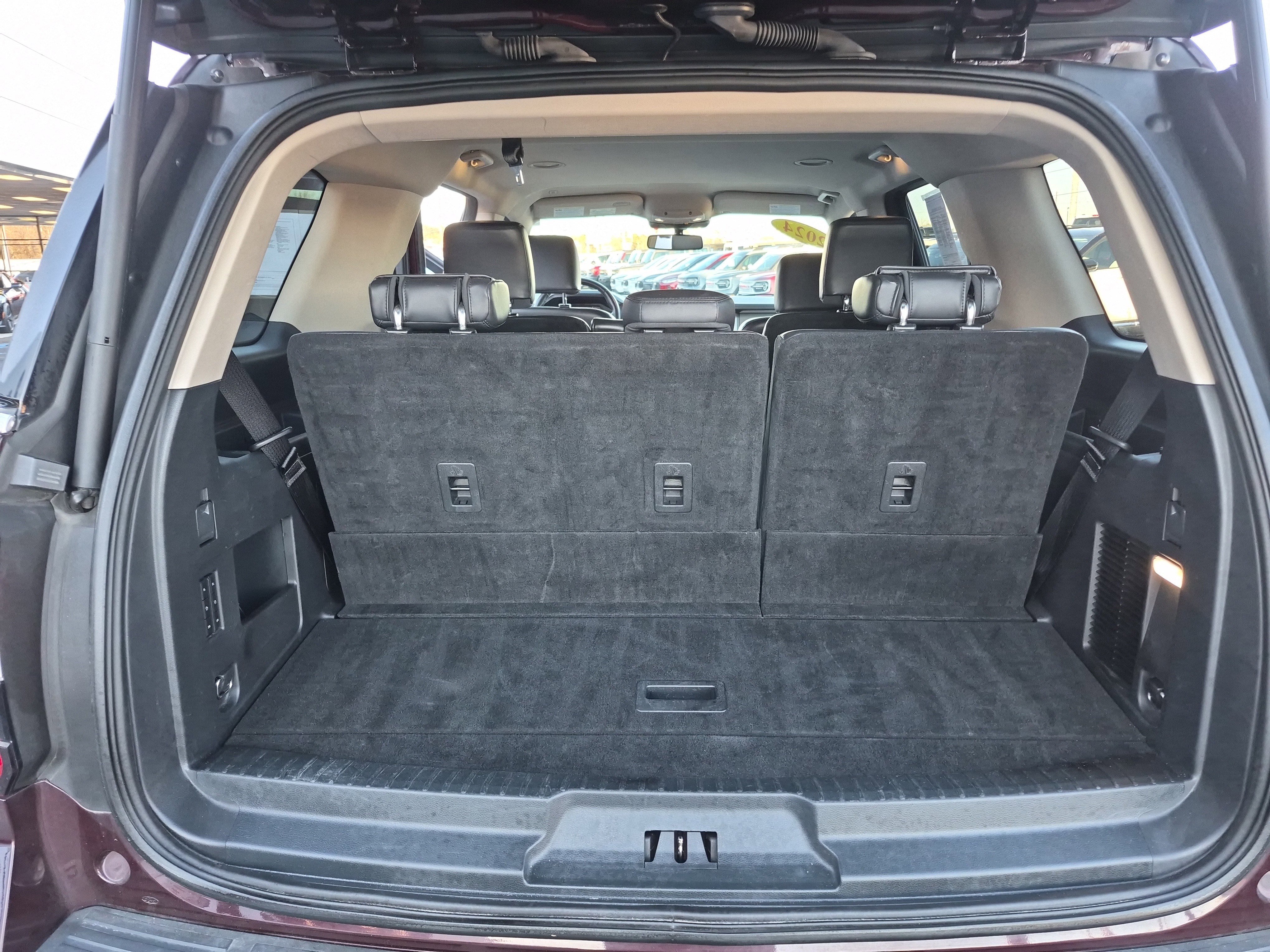 Certified 2024 Ford Expedition XLT image 17