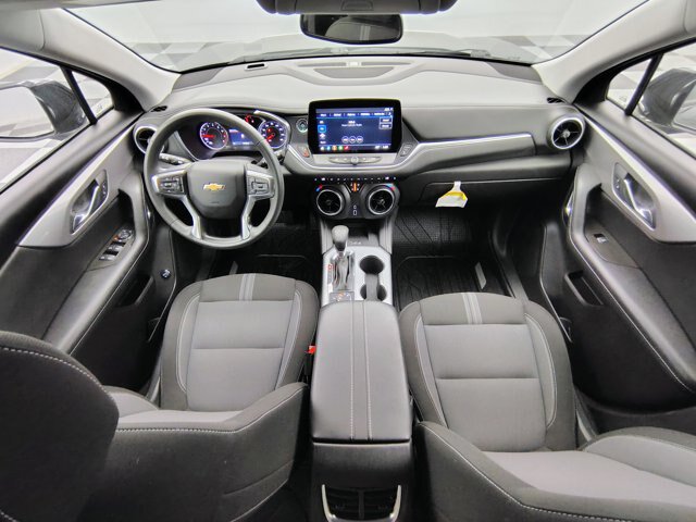 Used 2024 Chevrolet Blazer LT w/ Convenience Package AWD/4WD image 2