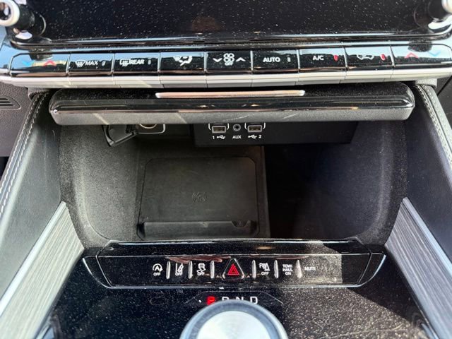 Used 2024 Jeep Wagoneer L Series II RWD image 19
