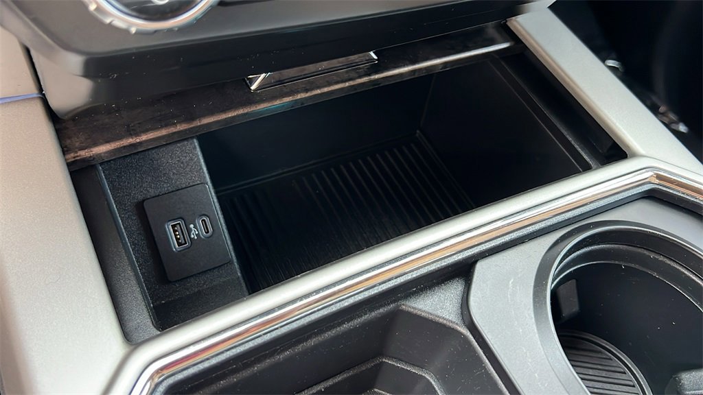 Certified 2022 Ford F250 Lariat w/ Lariat Value Package image 18