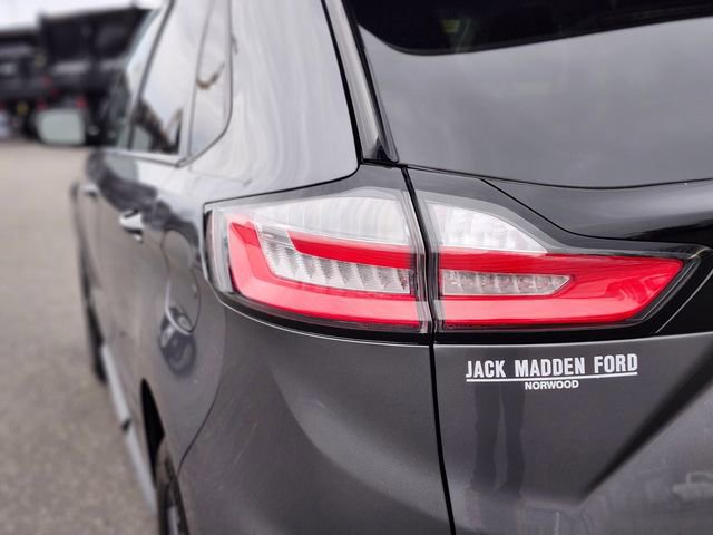 Certified 2022 Ford Edge SE w/ Black Appearance Package image 9