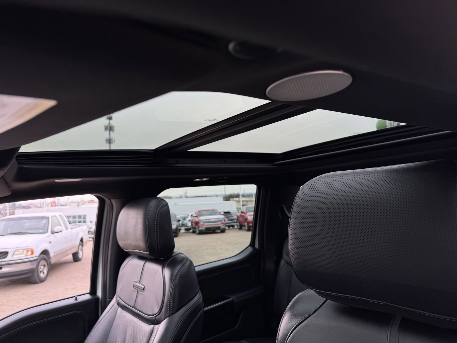 Certified 2022 Ford F150 Platinum w/ Equipment Group 701A High image 25