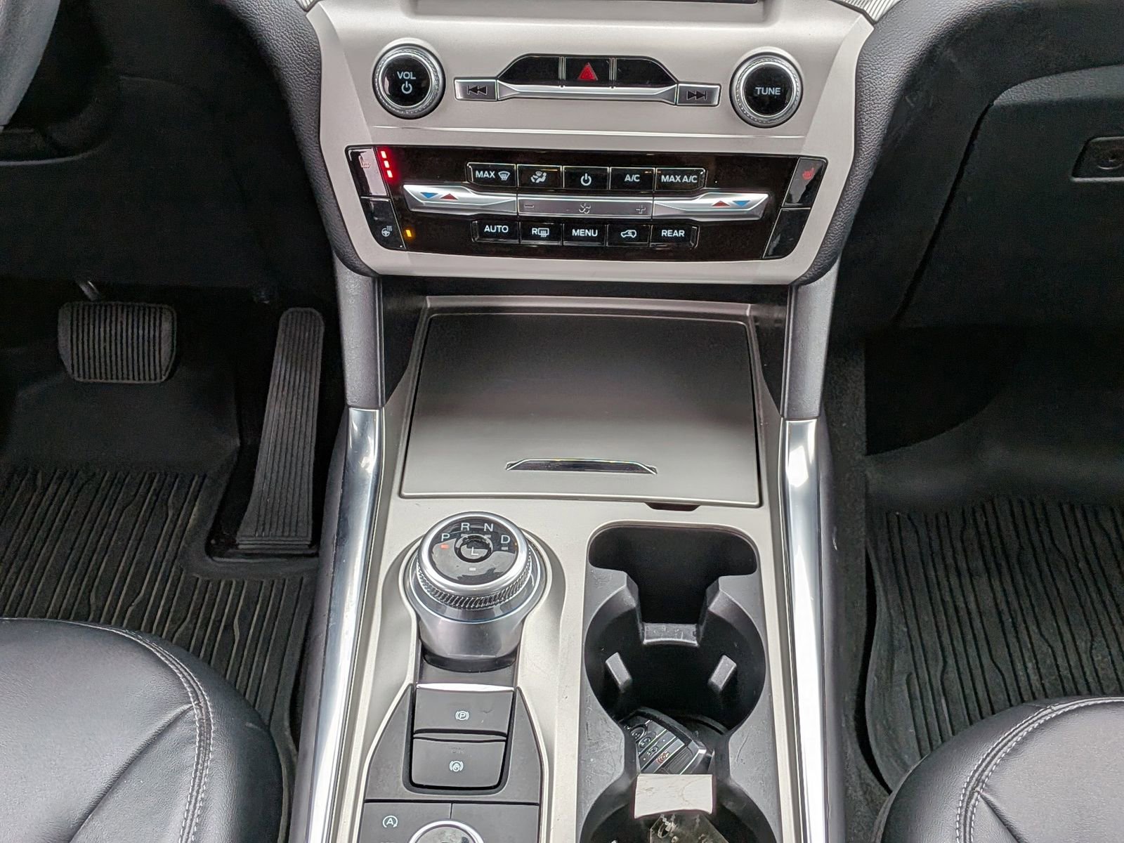 Certified 2023 Ford Explorer XLT w/ Equipment Group 202A image 21