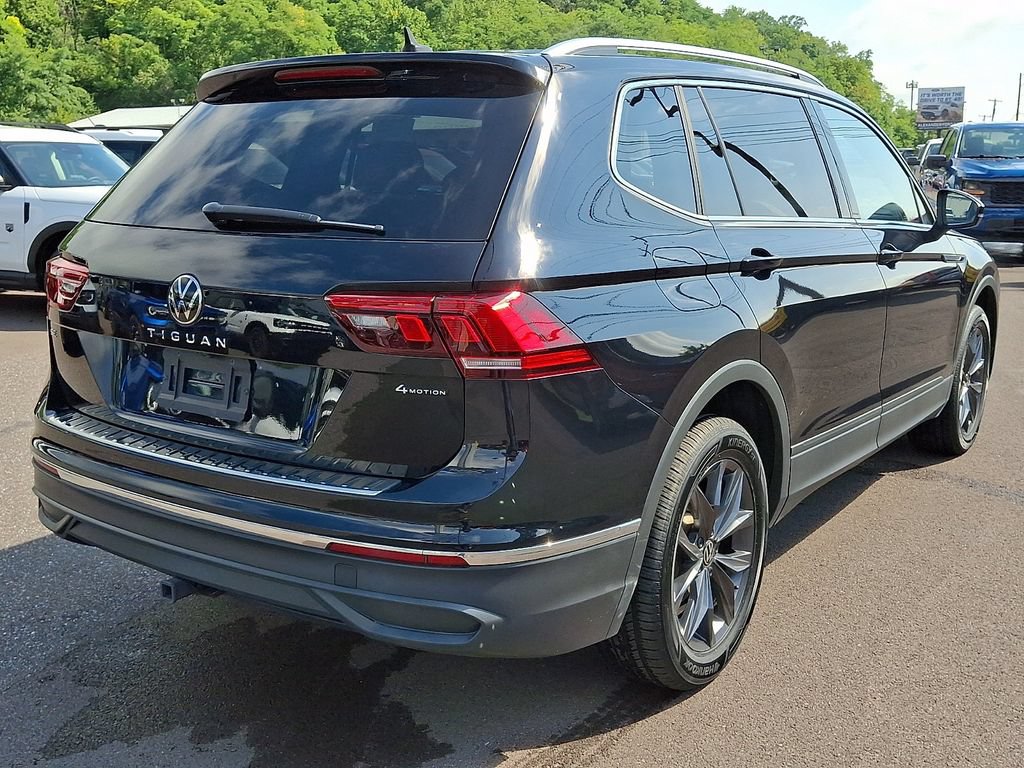 Used 2024 Volkswagen Tiguan SE AWD/4WD image 10