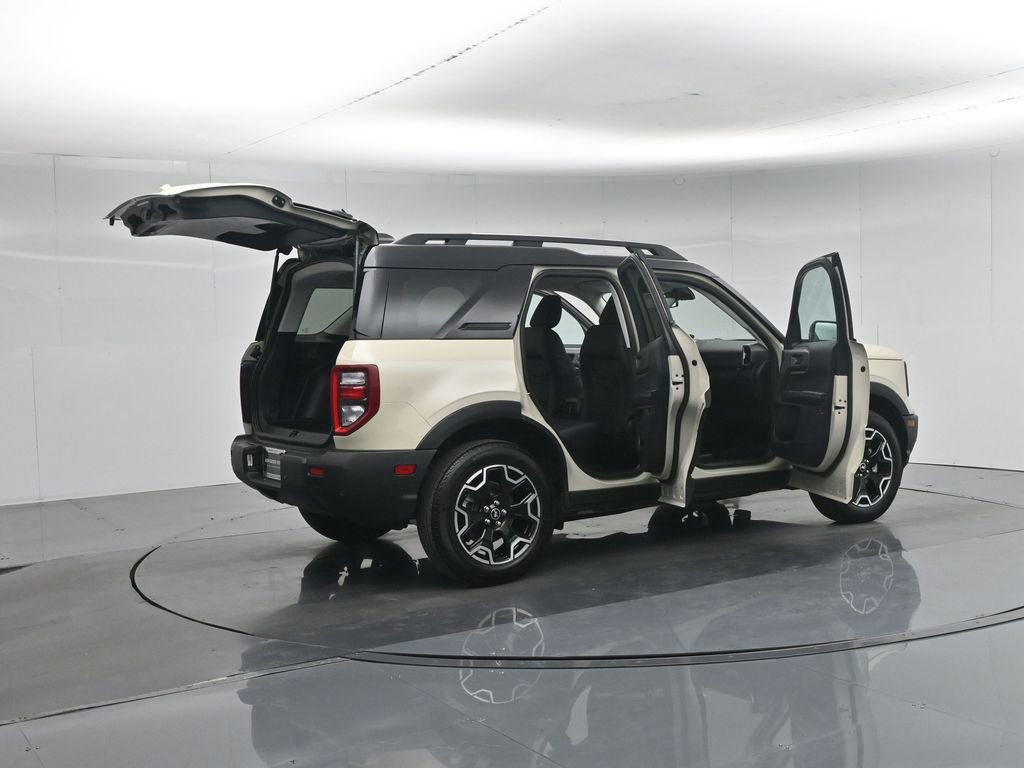 Certified 2025 Ford Bronco Sport Outer Banks w/ Outer Banks Tech Package+ AWD/4WD image 6