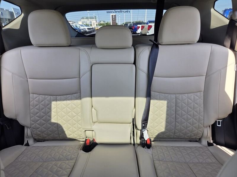 Used 2022 Nissan Murano Platinum w/ Cargo Package FWD image 11