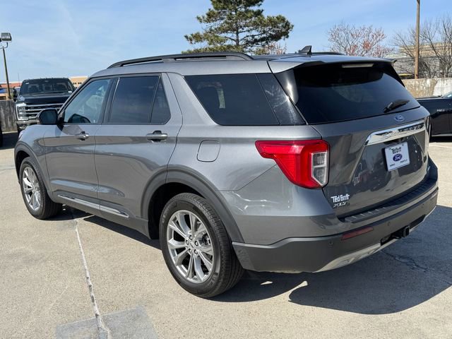 Certified 2023 Ford Explorer XLT w/ Equipment Group 202A AWD/4WD image 3