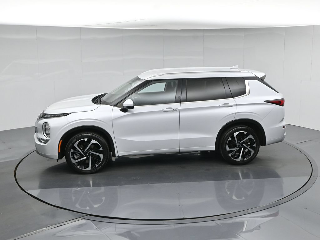 Used 2024 Mitsubishi Outlander SEL FWD image 41