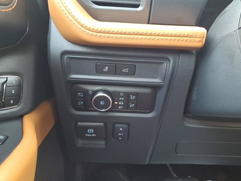 Certified 2024 Ford Expedition Max Platinum AWD/4WD image 17