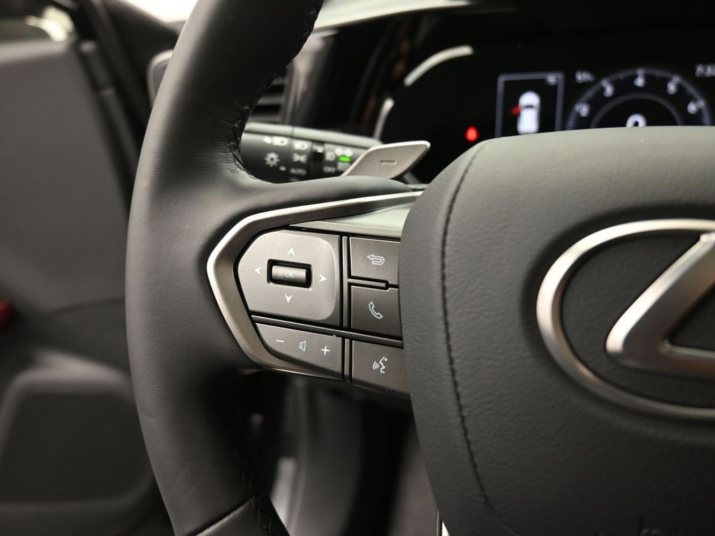 Used 2025 Lexus NX 250 FWD w/ Premium Package image 6