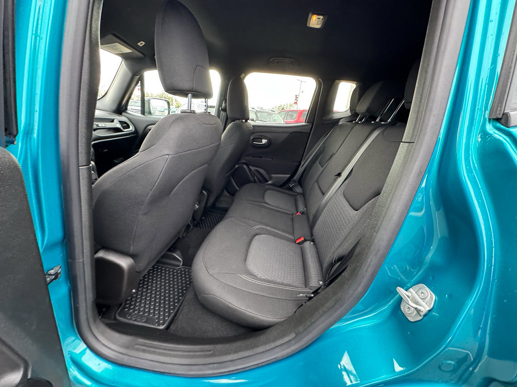 Used 2021 Jeep Renegade Latitude AWD/4WD image 19