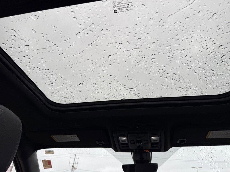 Used 2021 GMC Yukon XL Denali w/ Denali Premium Package image 15