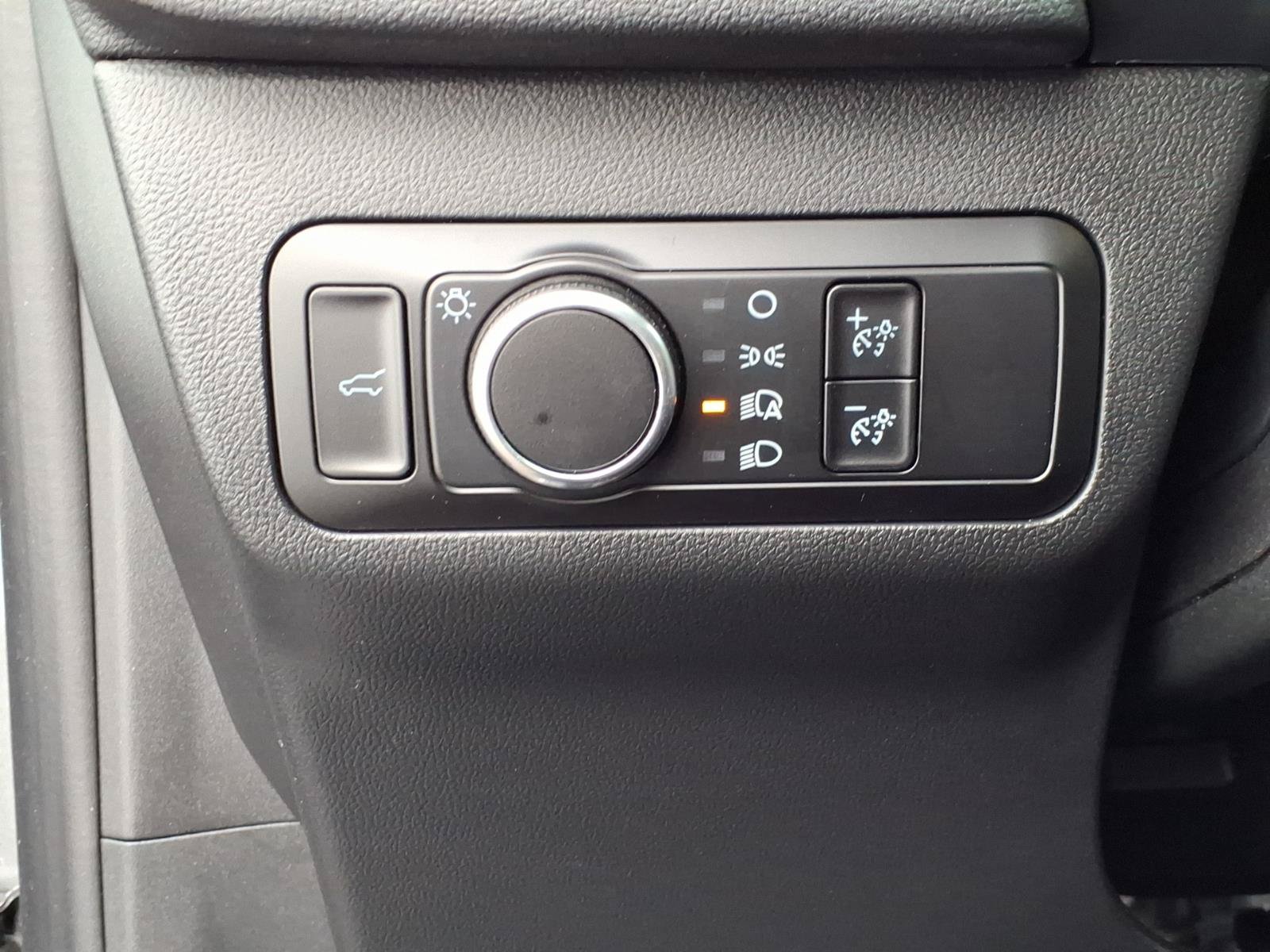 Certified 2025 Ford Escape Active w/ Cold Weather Package AWD/4WD image 17