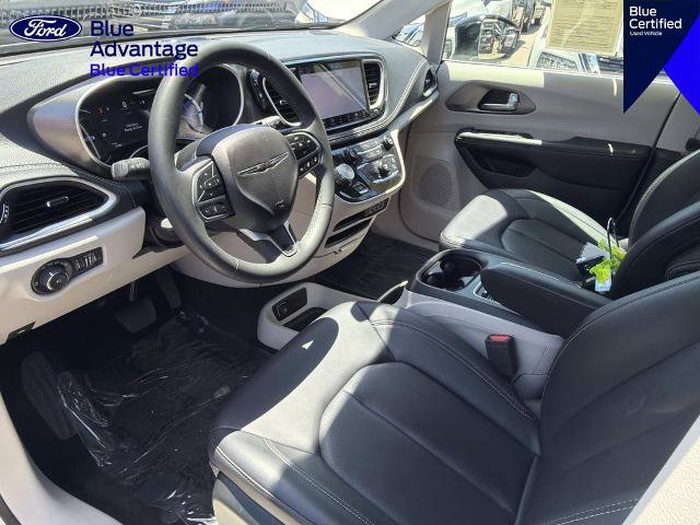 Used 2024 Chrysler Pacifica Limited FWD image 18