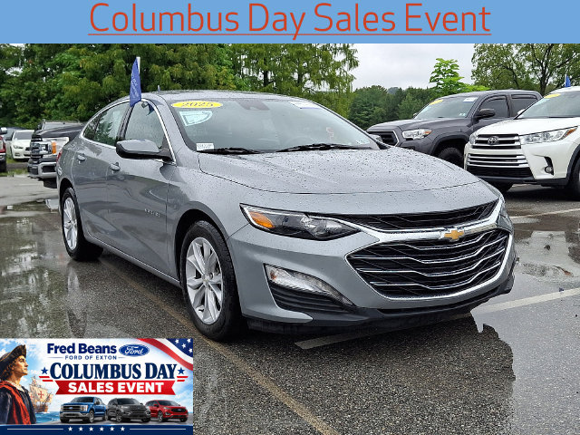 Used 2025 Chevrolet Malibu LT FWD image 2