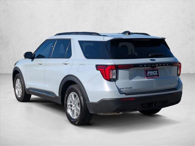 Certified 2025 Ford Explorer Active RWD image 5