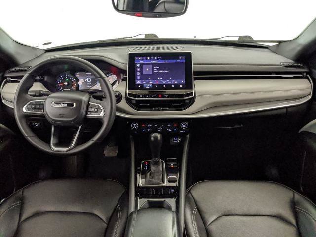 Used 2025 Jeep Compass Limited AWD/4WD image 7