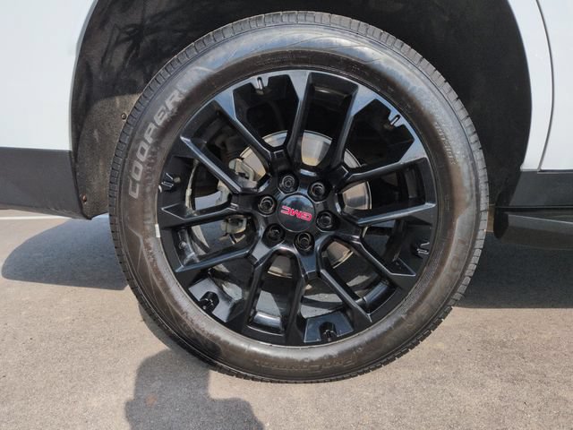 Used 2023 GMC Yukon SLT AWD/4WD image 12