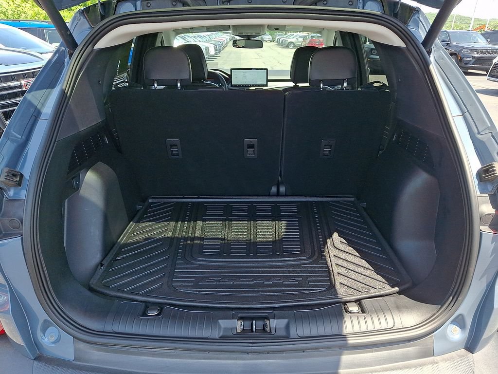 Certified 2023 Ford Escape Platinum w/ Premium Technology Package AWD/4WD image 28