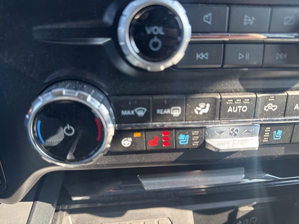 Certified 2024 Ford F250 Lariat w/ Tremor Off-Road Package image 6