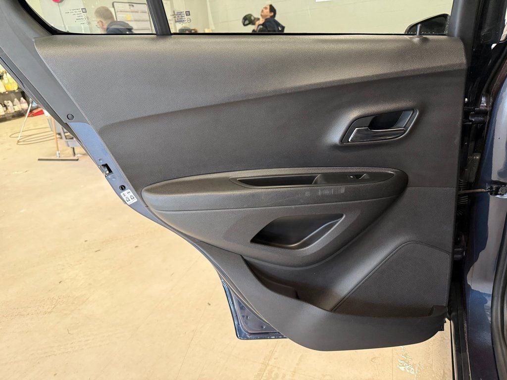 Used 2018 Chevrolet Trax LT image 12