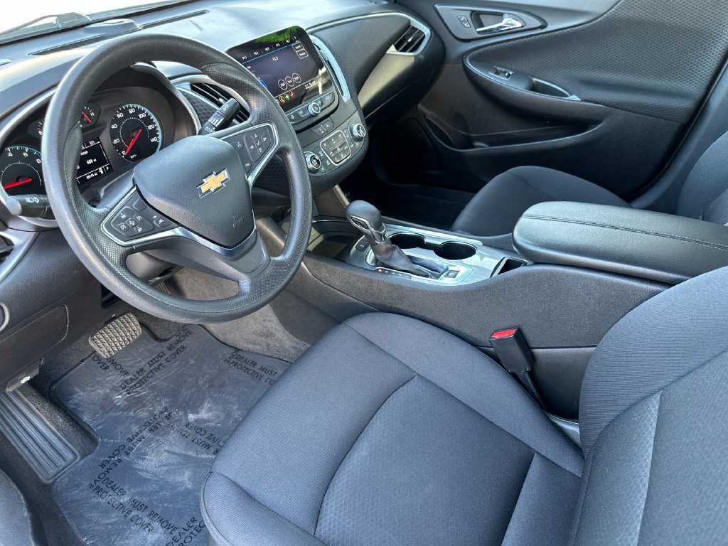Used 2025 Chevrolet Malibu LT FWD image 9