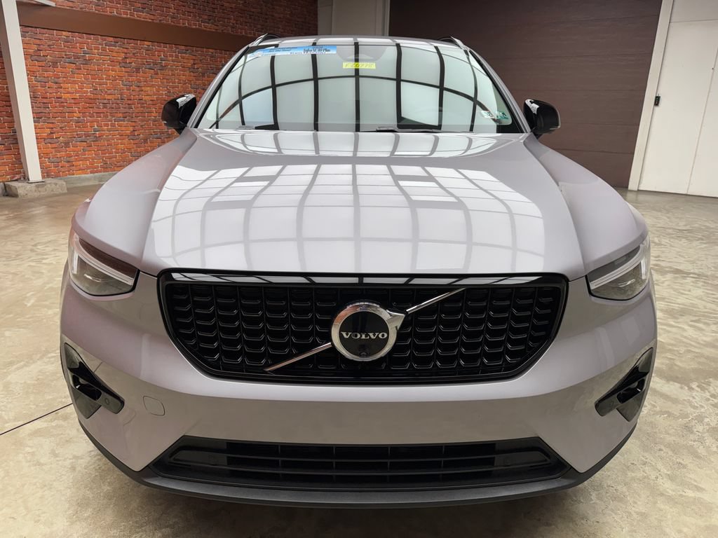 Used 2026 Volvo XC40 B5 Plus AWD/4WD image 9