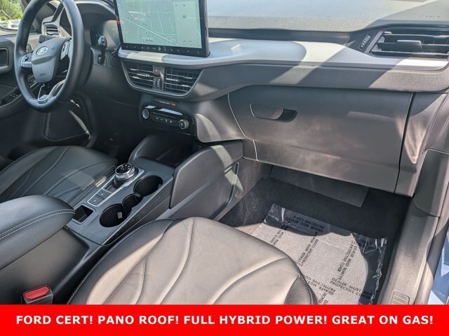 Certified 2025 Ford Escape Platinum w/ Premium Technology Package FWD image 30