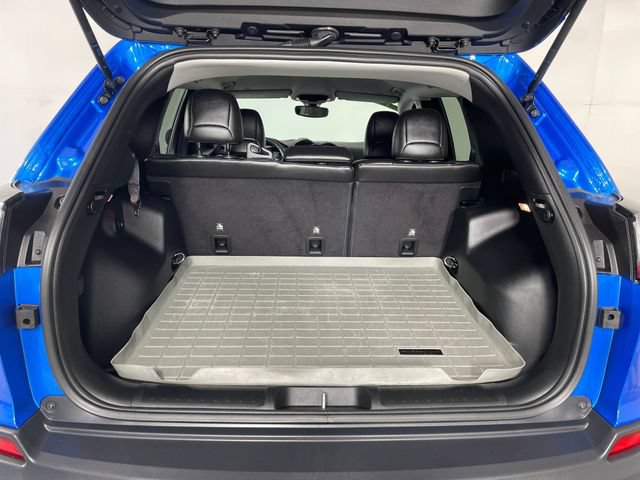 Used 2019 Jeep Cherokee Trailhawk w/ Cold Weather Group AWD/4WD image 19
