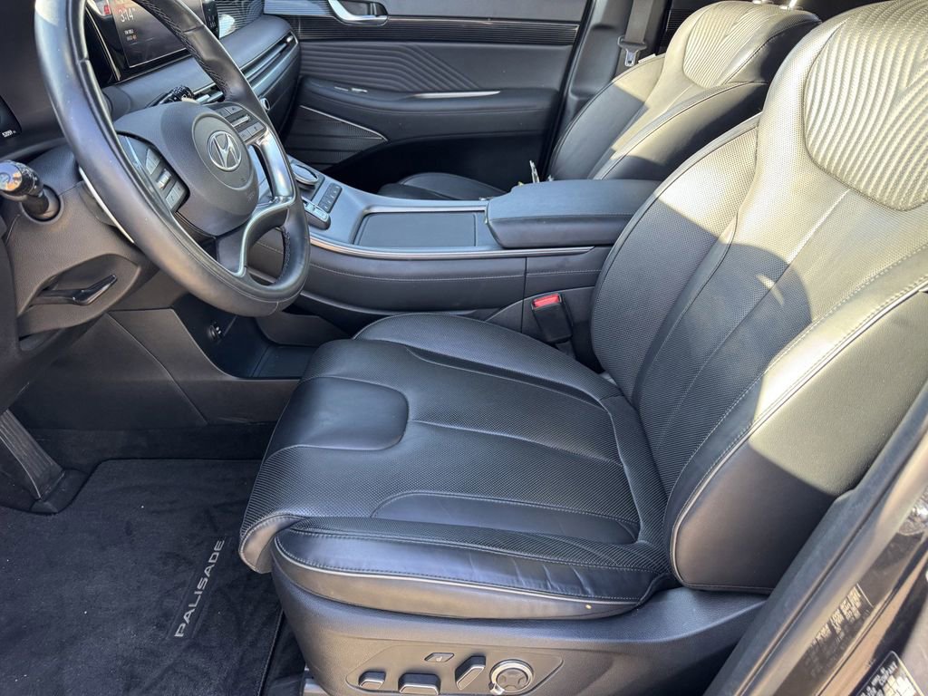 Used 2023 Hyundai Palisade Calligraphy image 11