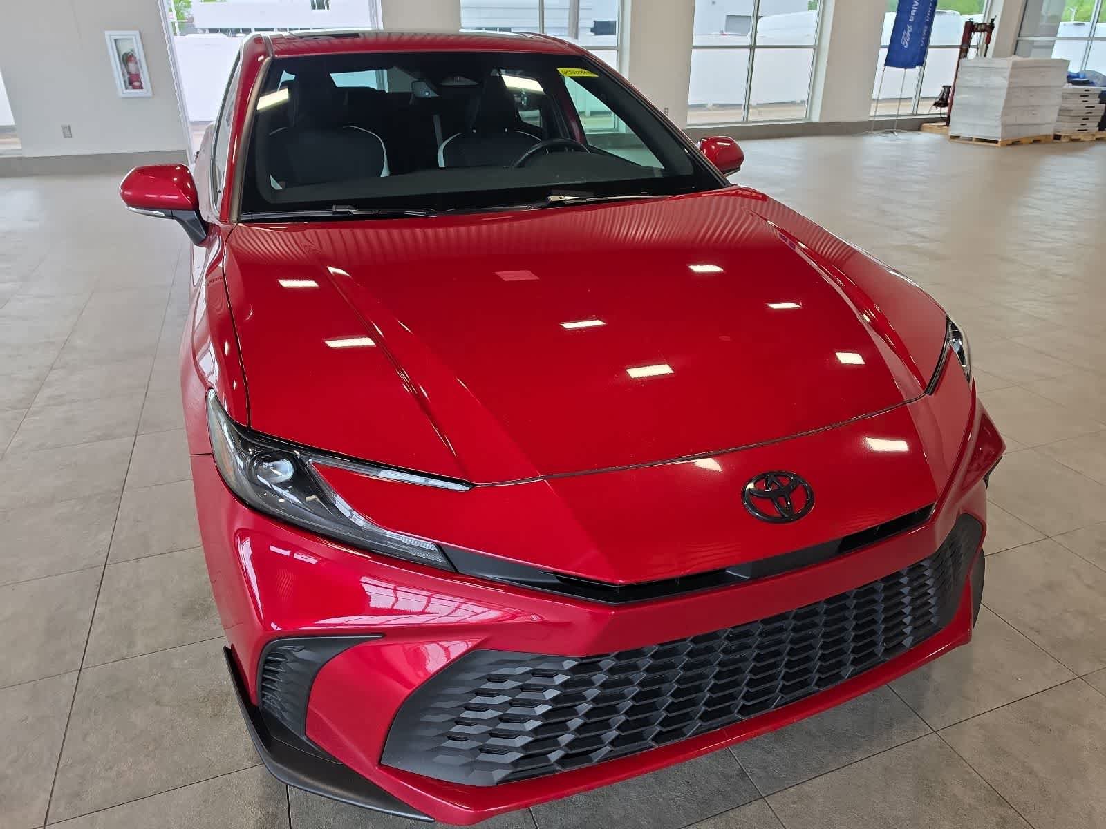 Used 2025 Toyota Camry XSE AWD/4WD image 4