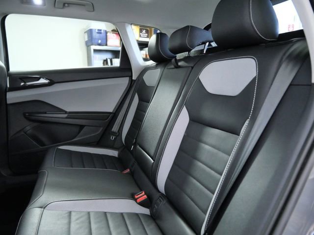 Used 2024 Volkswagen Taos SEL AWD/4WD image 14