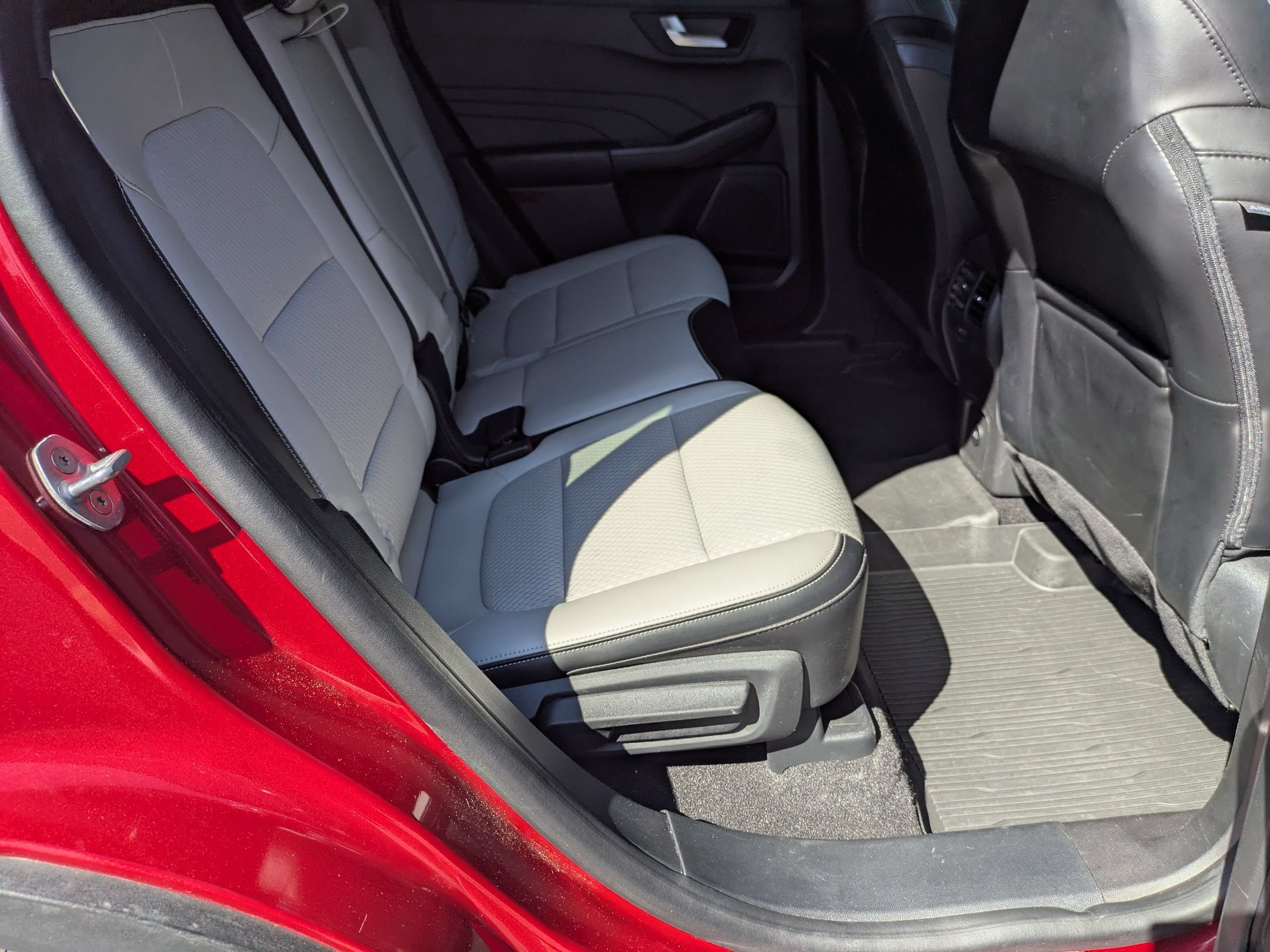 Certified 2024 Ford Escape SE FWD image 36