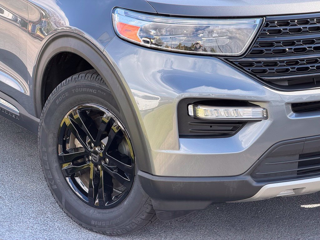 Certified 2023 Ford Explorer XLT w/ Equipment Group 202A AWD/4WD image 9