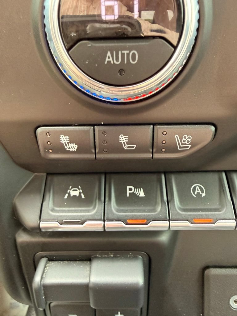 Used 2020 GMC Sierra 1500 AT4 w/ AT4 Premium Package AWD/4WD image 33