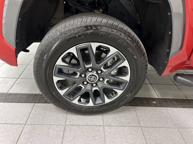 Used 2022 Toyota Tundra Limited AWD/4WD image 10