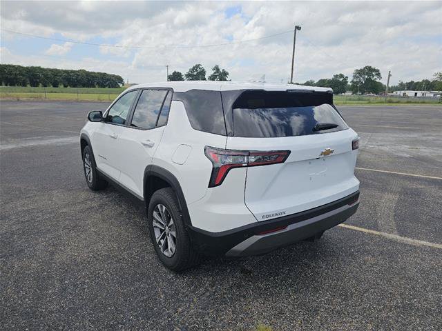 Used 2026 Chevrolet Equinox LT FWD image 8