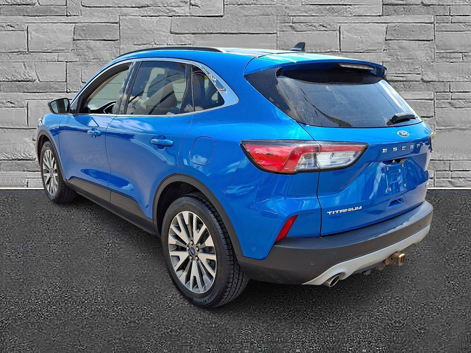 Certified 2020 Ford Escape Titanium w/ Titanium Premium Package 2.0 AWD/4WD image 8