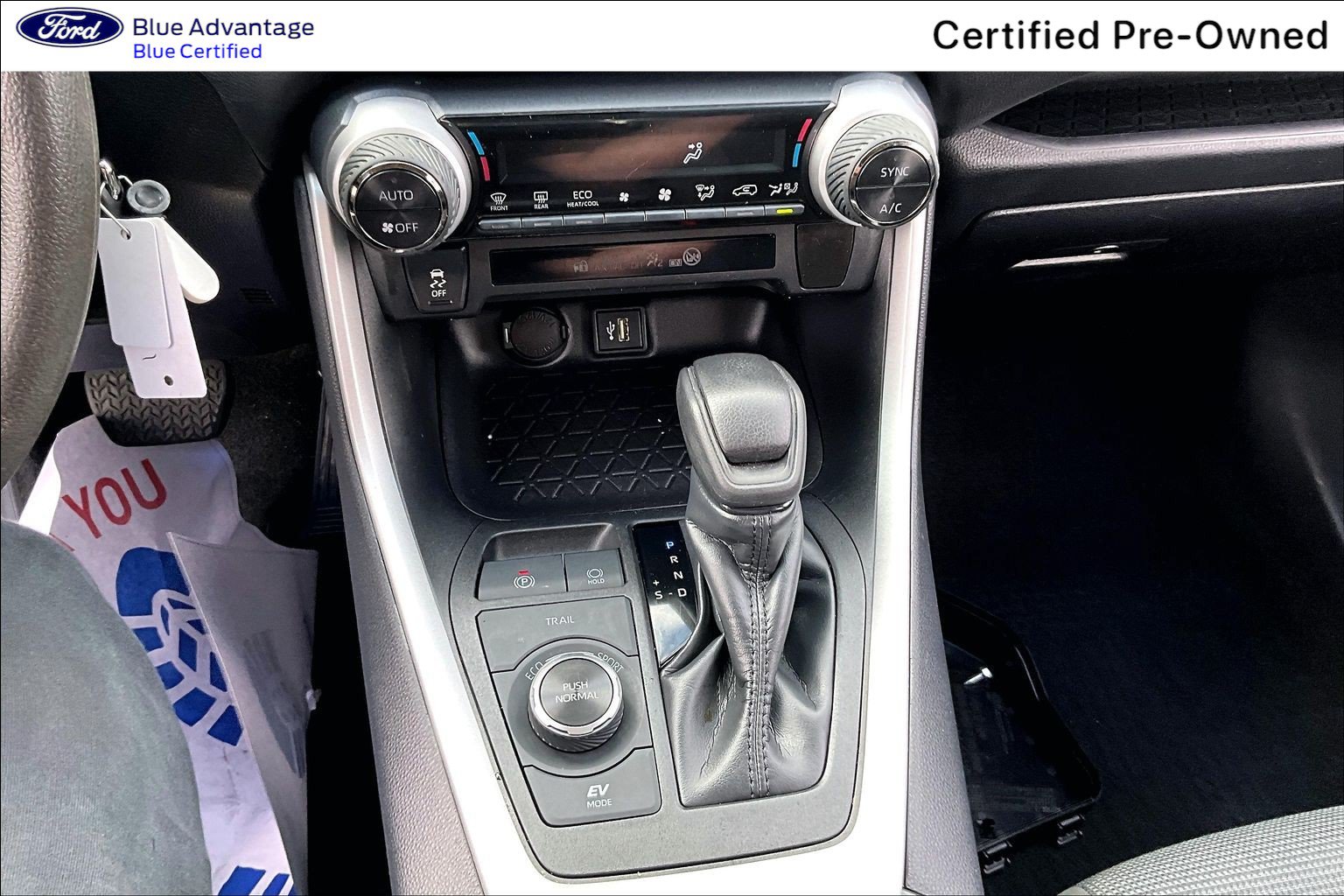 Used 2024 Toyota RAV4 LE AWD/4WD image 34
