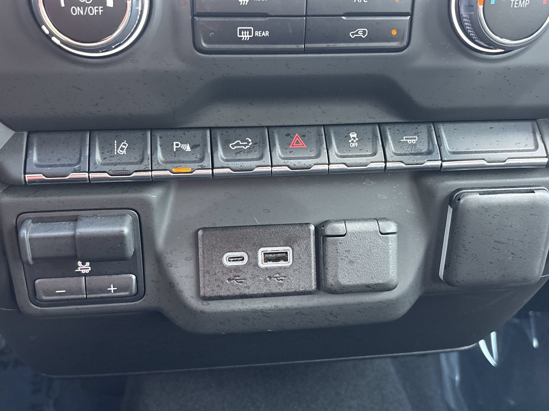 Used 2025 Chevrolet Silverado 2500 Custom w/ Custom Value Package RWD image 7