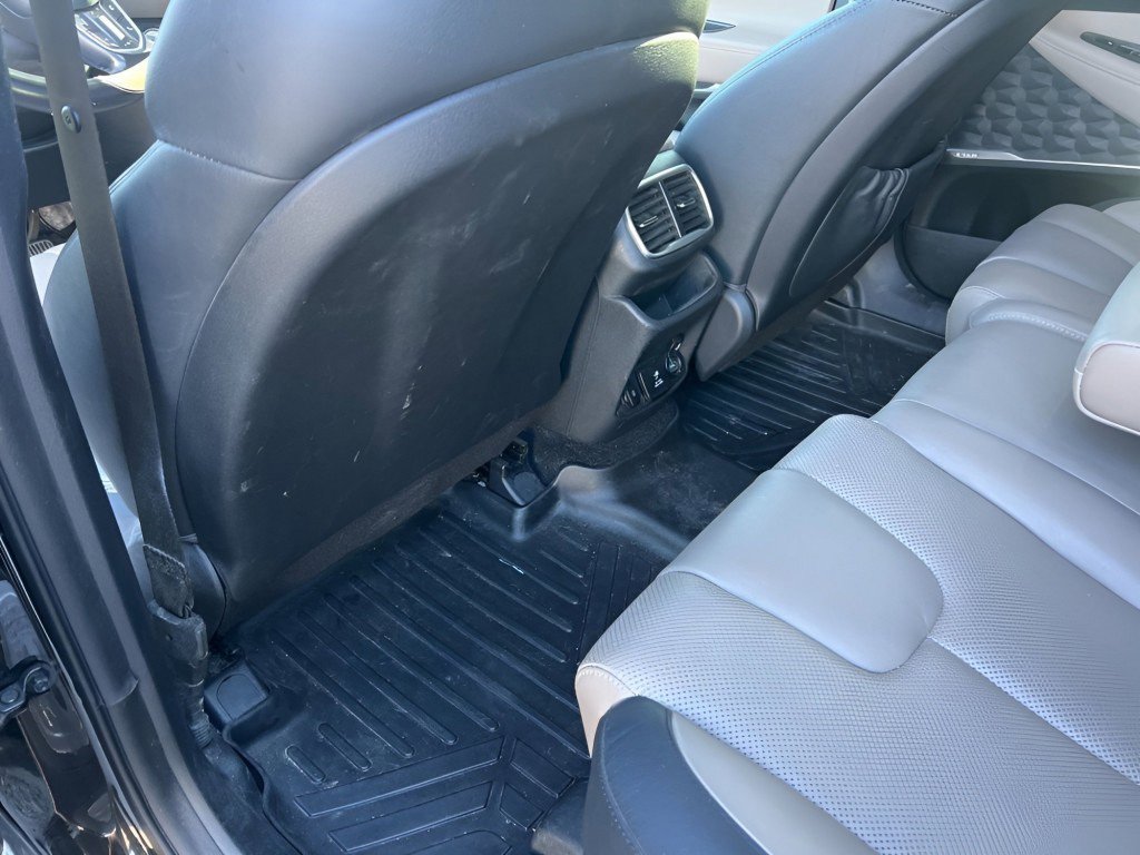 Used 2020 Hyundai Santa Fe Limited image 16