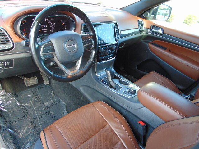 Used 2020 Jeep Grand Cherokee Overland AWD/4WD image 11