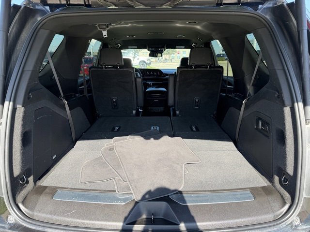 Used 2021 Cadillac Escalade Luxury image 9