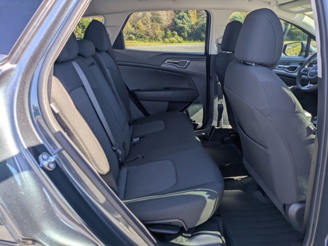 Used 2025 Kia Sportage LX image 31